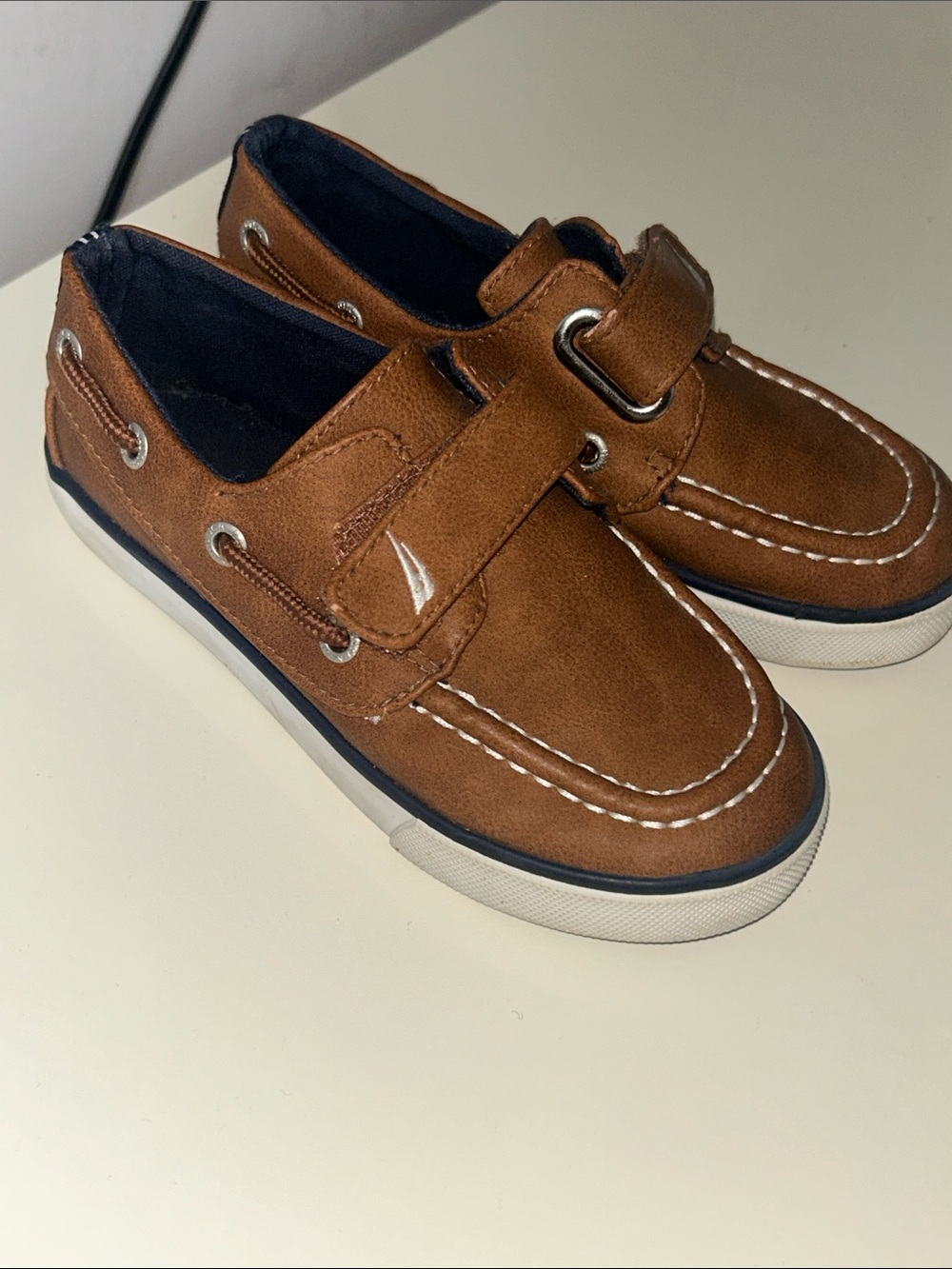 Nautica Little River Boys' Brown Velcro Boat Shoes with White Stitching size 9